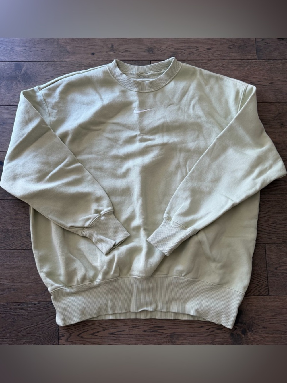 ✅ Nike Light Green Sweatshirt Small